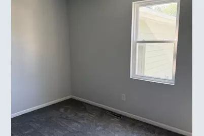 402 E 2nd Street, Gilman, IL 60938 - Photo 15