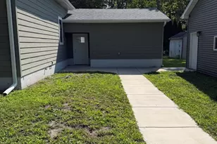 402 E 2nd St, Gilman, IL 60938 - Photo 11