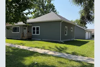 402 E 2nd Street, Gilman, IL 60938 - Photo 1