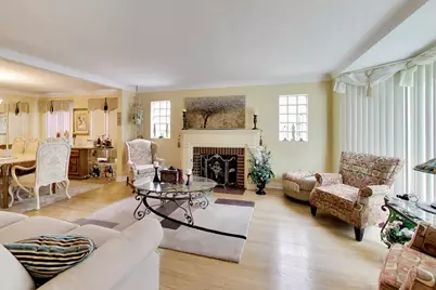 2908 W Birchwood Avenue, Chicago, IL 60645 - Photo 5