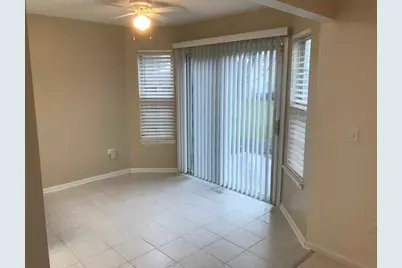 2320 College Green Drive, Elgin, IL 60123 - Photo 11