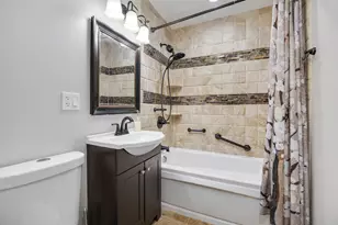 1715 W Thome Ave, Chicago, IL 60660 - Photo 11