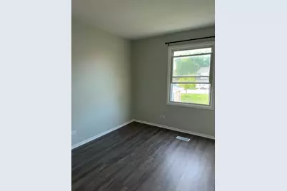 302 Creekside Drive, Vernon Hills, IL 60061 - Photo 13