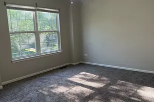 1233 N Split Oak Cir, Round Lake Beach, IL 60073 - Photo 7