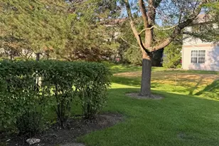 1233 N Split Oak Cir, Round Lake Beach, IL 60073 - Photo 13