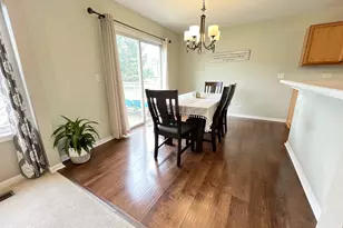 715 Sycamore Ct, Lindenhurst, IL 60046 - Photo 7