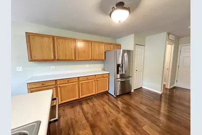 715 Sycamore Court, Lindenhurst, IL 60046 - Photo 3
