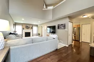 715 Sycamore Ct, Lindenhurst, IL 60046 - Photo 9