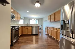 715 Sycamore Ct, Lindenhurst, IL 60046 - Photo 5