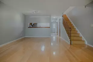1069 Talbots Ln, Elk Grove Village, IL 60007 - Photo 7