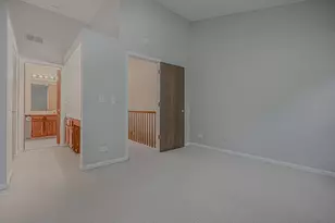1069 Talbots Ln, Elk Grove Village, IL 60007 - Photo 17