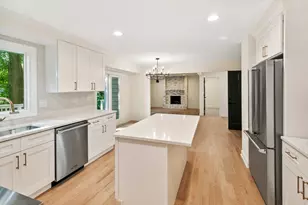 710 Alexandria Dr, Naperville, IL 60565 - Photo 7