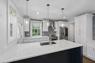 2741 Lincolnwood Dr, Evanston, IL 60201 - Photo 11