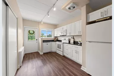 1307 College Avenue #207, Wheaton, IL 60187 - Photo 3