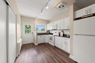 1307 College Ave, Wheaton, IL 60187 - Photo 3