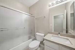 1225 N Orleans St, Chicago, IL 60610 - Photo 13