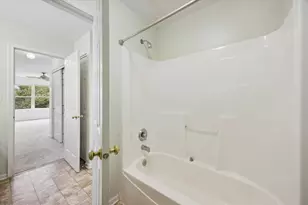 506 Majestic Ln, Oswego, IL 60543 - Photo 13
