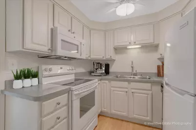 5300 Walnut Avenue #22B, Downers Grove, IL 60515 - Photo 7