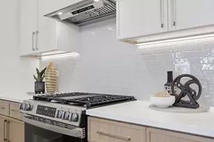 6414 N Francisco Ave, Chicago, IL 60645 - Photo 7