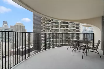 300 N State Street #3206, Chicago, IL 60654 - Photo 15