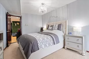 300 N State St, Chicago, IL 60654 - Photo 13