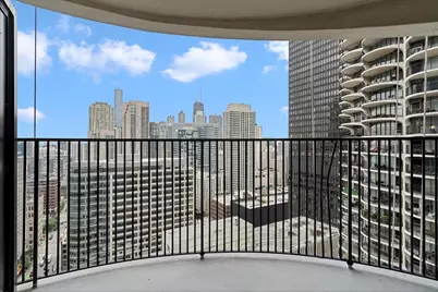 300 N State Street #3206, Chicago, IL 60654 - Photo 17