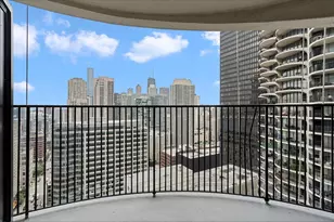 300 N State St, Chicago, IL 60654 - Photo 17