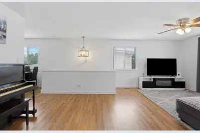 124 Fairlane Court #D, Bloomingdale, IL 60108 - Photo 9