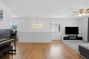 124 Fairlane Ct, Bloomingdale, IL 60108 - Photo 9