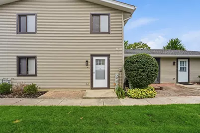 124 Fairlane Court #D, Bloomingdale, IL 60108 - Photo 1