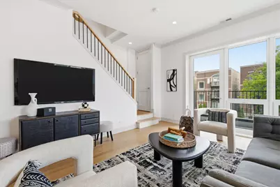 6414 N Francisco Avenue #202, Chicago, IL 60645 - Photo 5
