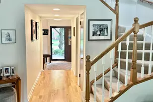 105 Astoria Way, Park Ridge, IL 60068 - Photo 3