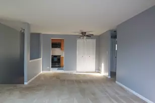 34 N Salem Dr, Schaumburg, IL 60194 - Photo 3