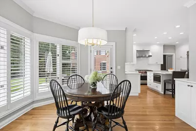 1070 Sir William Lane, Lake Forest, IL 60045 - Photo 11