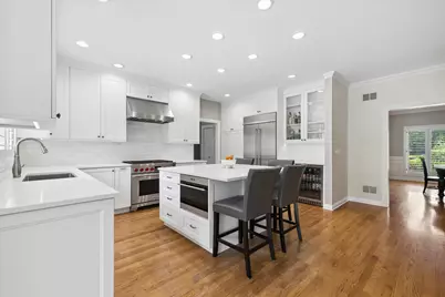1070 Sir William Lane, Lake Forest, IL 60045 - Photo 9