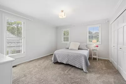 1070 Sir William Lane, Lake Forest, IL 60045 - Photo 21