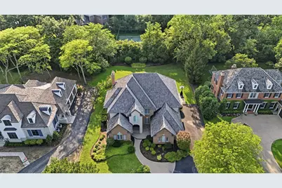 1070 Sir William Lane, Lake Forest, IL 60045 - Photo 3