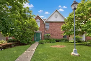 541 Leah Ln, Woodstock, IL 60098 - Photo 1