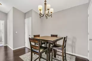 541 Leah Ln, Woodstock, IL 60098 - Photo 5