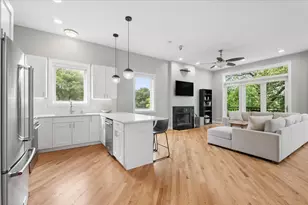 2047 N Mozart St, Chicago, IL 60647 - Photo 5