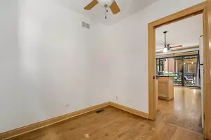 1151 W Grace St, Chicago, IL 60613 - Photo 11