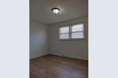 7910 S Muskegon Avenue #1, Chicago, IL 60617 - Photo 9