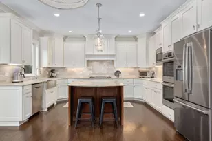 4517 Sherwood Ave, Downers Grove, IL 60515 - Photo 9