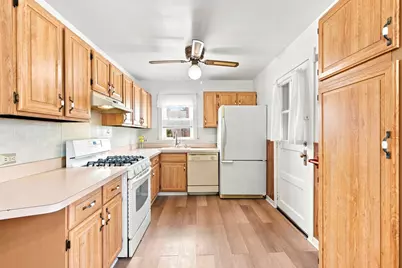 132 S Weston Avenue, Elgin, IL 60123 - Photo 5