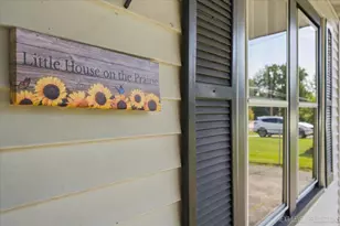 647 E Prairie Ave, Lombard, IL 60148 - Photo 3