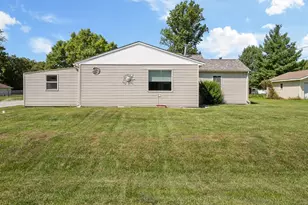 101 E 7th St, Sherrard, IL 61281 - Photo 3