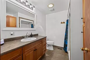 101 E 7th St, Sherrard, IL 61281 - Photo 27