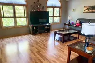 184 Saenz Ln, Joliet, IL 60436 - Photo 3