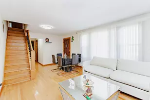 9627 Castello Ave, Melrose Park, IL 60164 - Photo 3