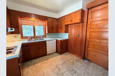 300 W Main Street, Morrison, IL 61270 - Photo 9